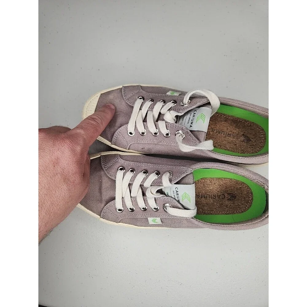 Cariuma Grey Canvas Low Top Sneaker Shoes - Size 7